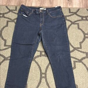 Levi's Indigo Denim Jeans with Signature Stitching